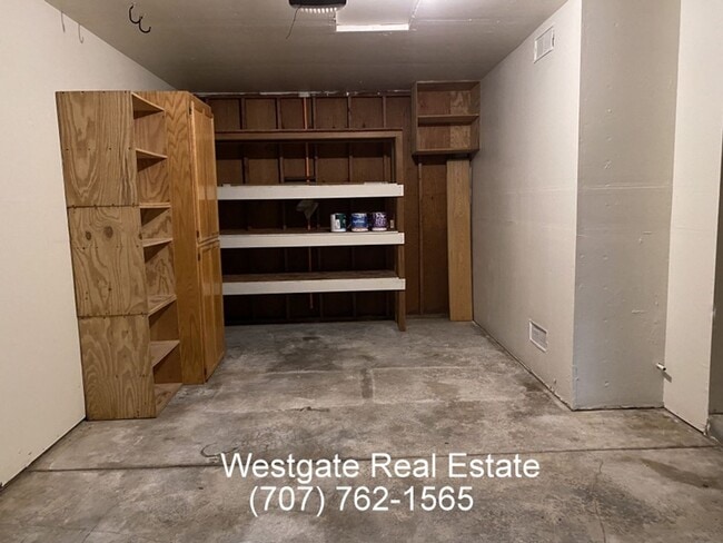 Building Photo - 8315 Lasalle Ave