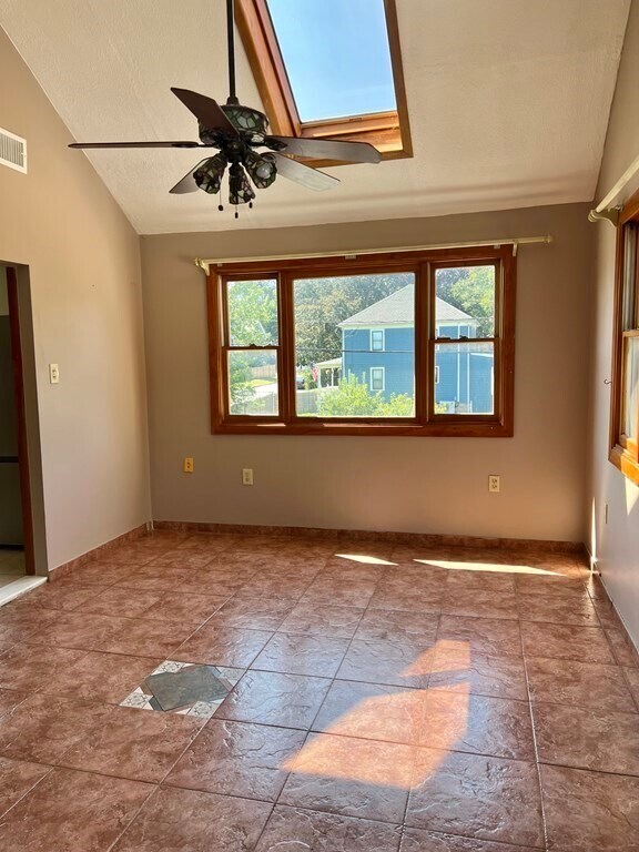 Foto principal - 62 Poplar St