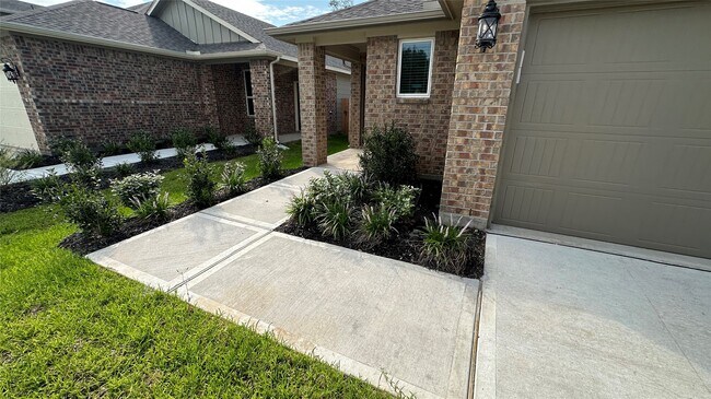 Foto del edificio - 221 Harper Ridge Dr