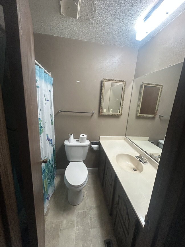 Bathroom - 5672 Summer St