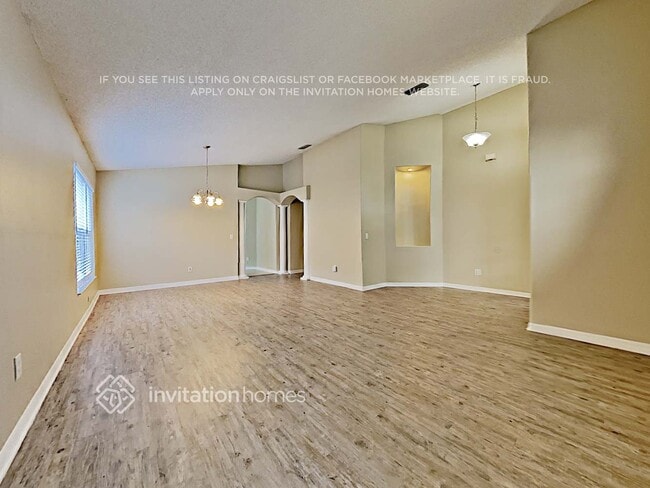 Building Photo - 5745 Los Palma Vista Dr