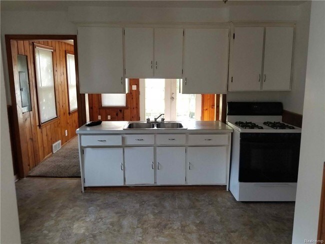 Building Photo - 24353 Laetham Ave