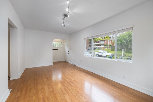 Foto del edificio - 3317 36th Ave S