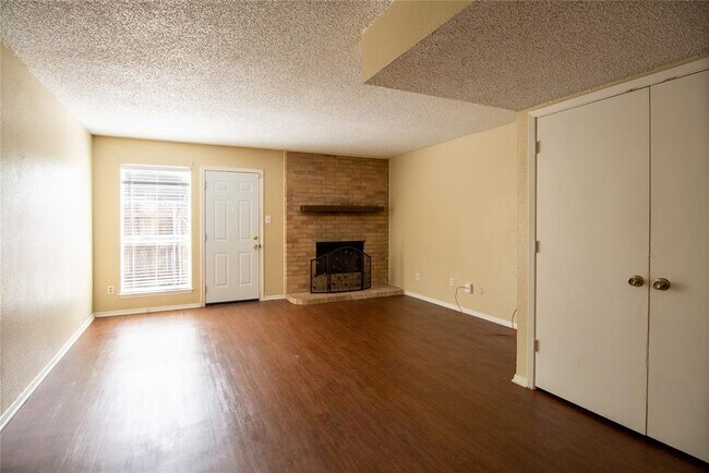 Foto del edificio - 7808 Ashe Ct