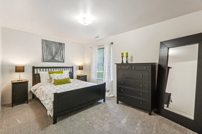 Foto del edificio - Eastwood Village Apartments