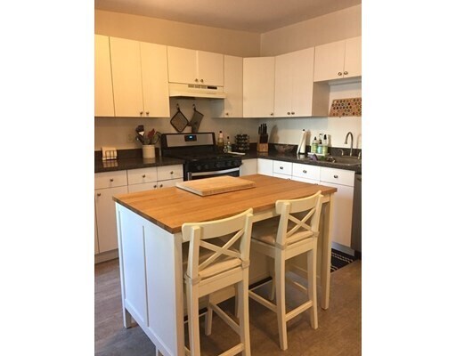 Foto principal - 652 Dorchester Ave
