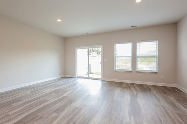 Foto del edificio - 226 Telford Dr