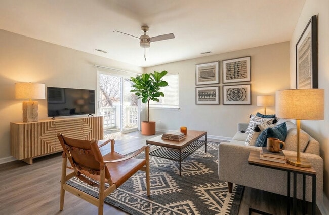 Building Photo - Crescent Oaks