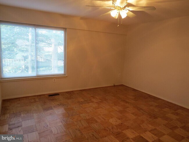 Building Photo - 1727 Ivy Oak Square