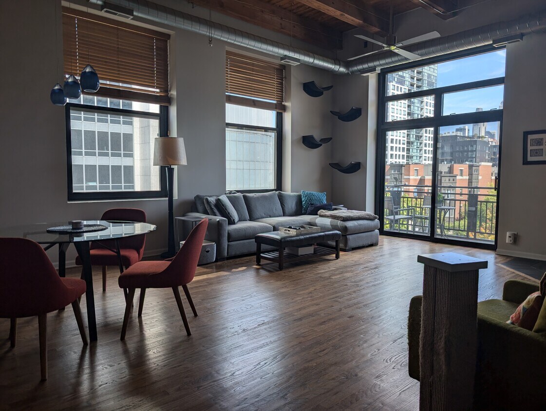 Foto principal - 525 W Superior St
