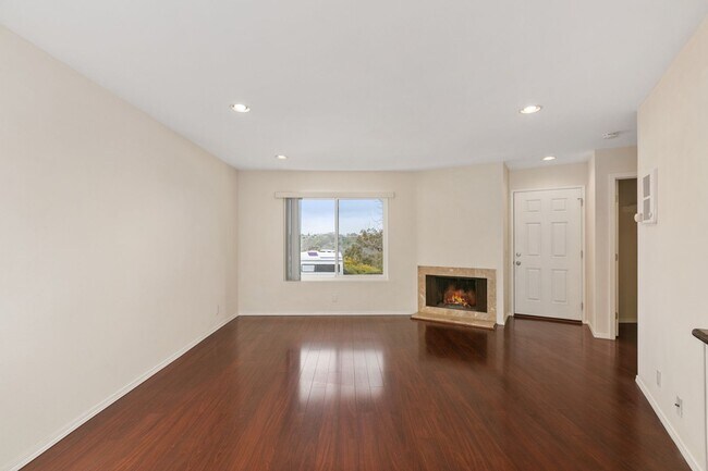 Foto del edificio - Woodlands South - La Jolla Townhome