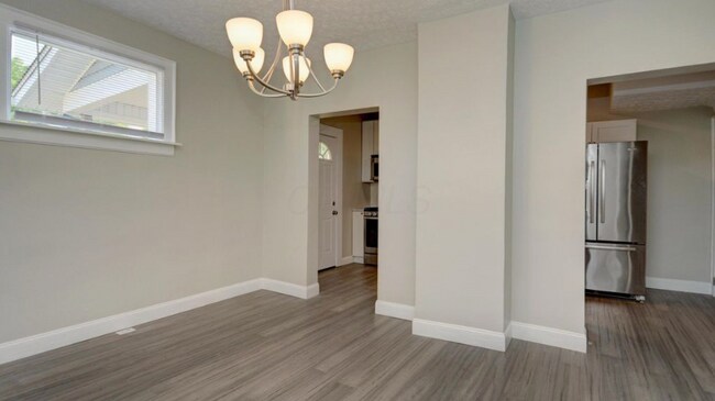 Building Photo - 735 Siebert St