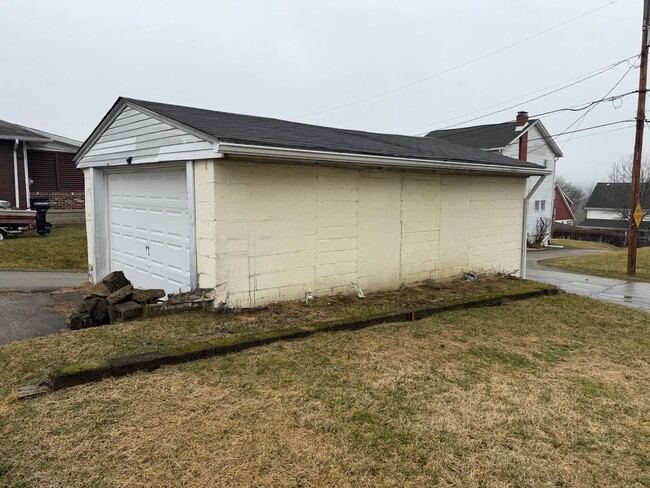 Photo - 914 Lawrence St Apartment