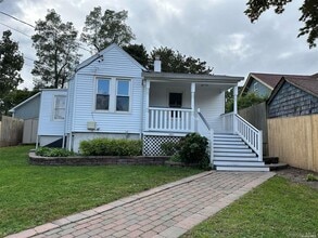 Building Photo - 303 Nassau Rd