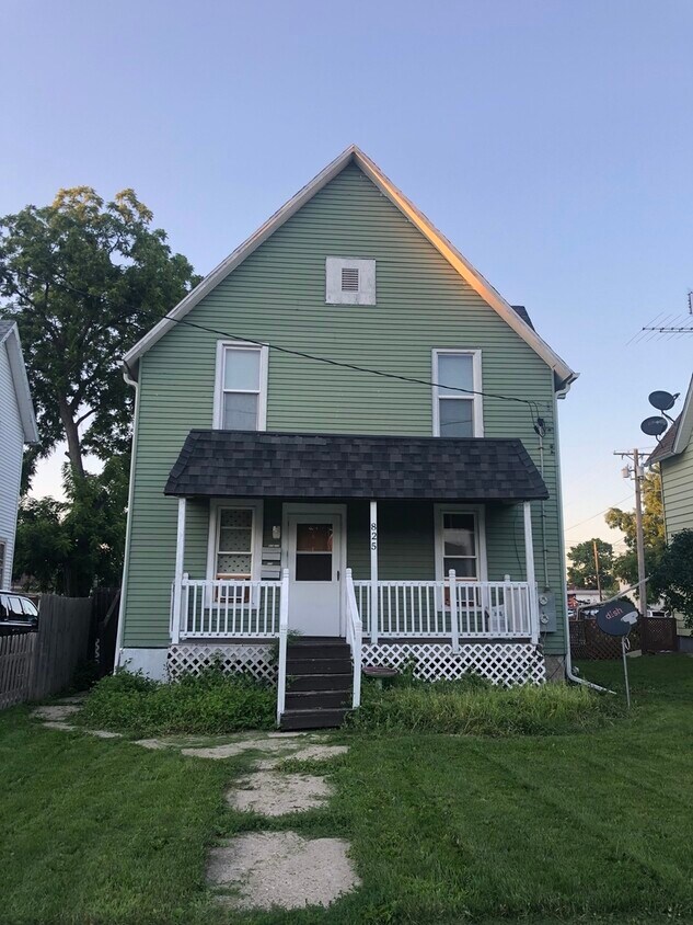 825 Grove St, DeKalb, IL 60115 House Rental in DeKalb, IL