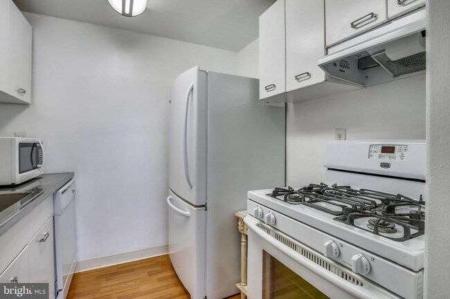 Building Photo - 4600 Duke St