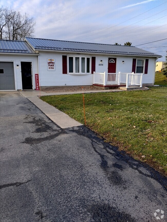 Building Photo - 8306 Park Rd