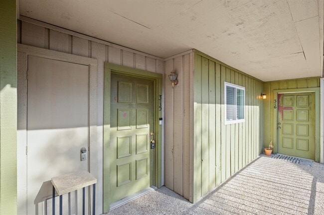 Building Photo - 620 S 1st St