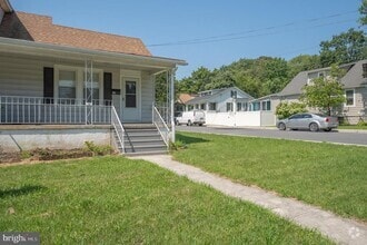 Building Photo - 414 N Broadview Blvd