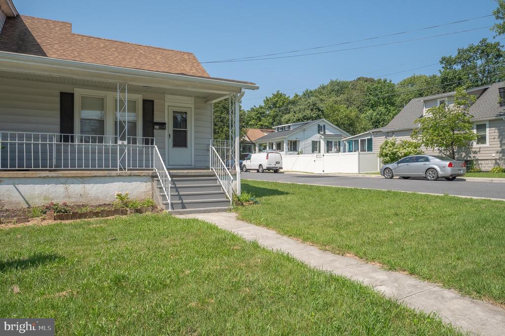 Primary Photo - 414 N Broadview Blvd