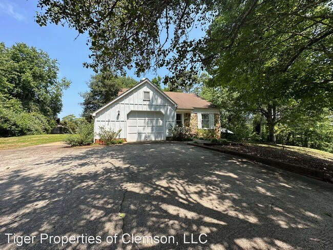 Building Photo - 3 br, 2 bath House - 103 Bobolink Dr