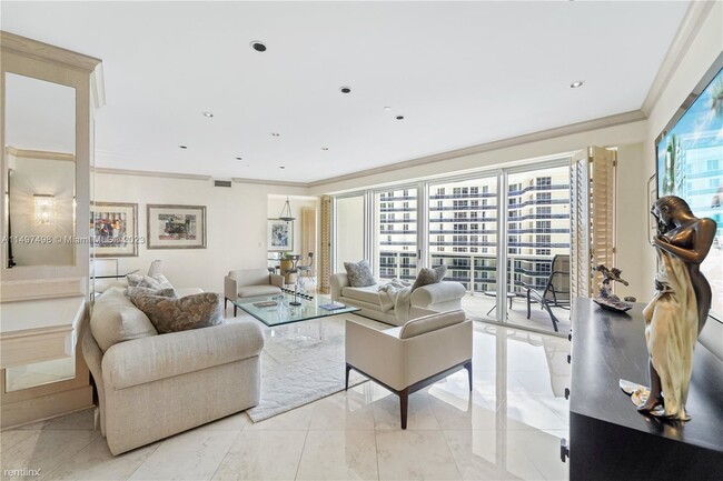 Foto del edificio - 2 br, 2.5 bath Condo - 9601 Collins Ave Ap...