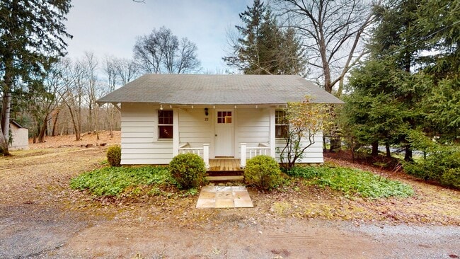 Photo - Spacious One Bedroom Cottage in Greenwich House