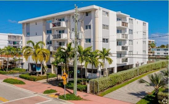Photo - $2,200 8101 Crespi Blvd # 403