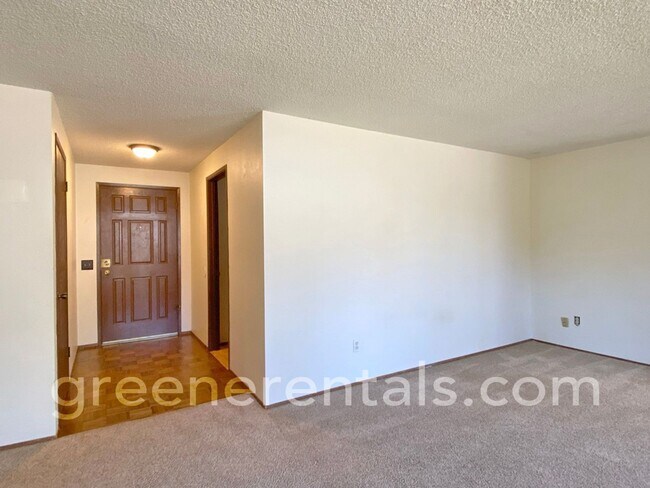 Foto del edificio - Coming Soon! 3BR 1.75BA Rambler in Olympia...