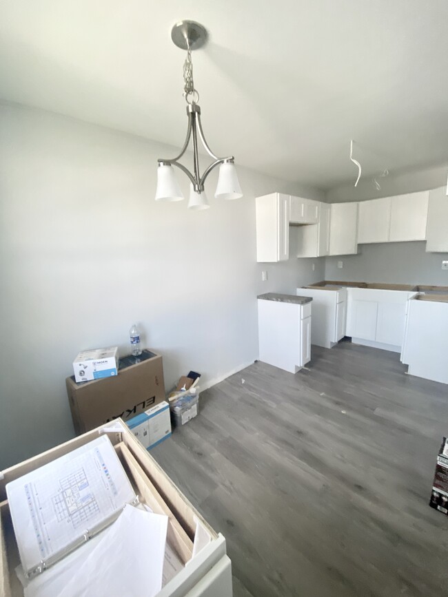 Building Photo - 527 Tatum St