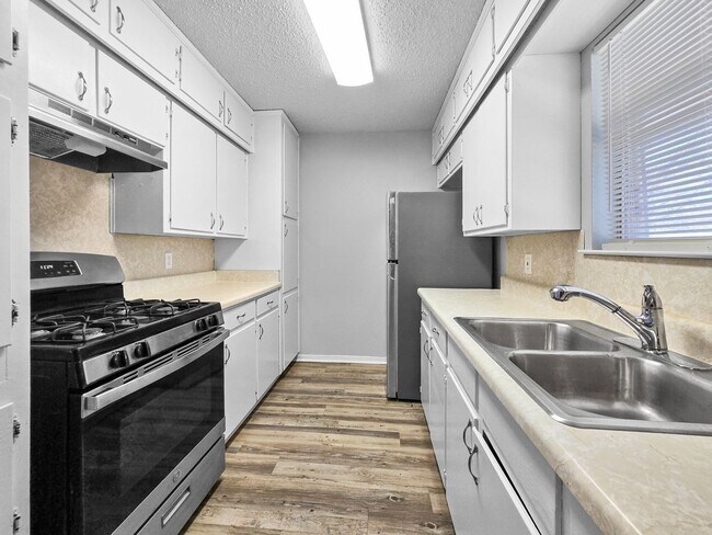 Foto del edificio - Charming 3-Bed, 2-Bath Home in Saginaw with Garage