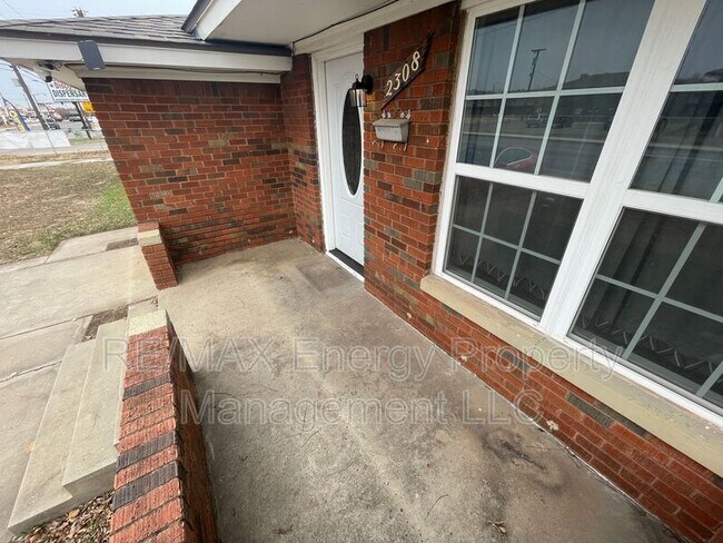 Building Photo - 2308 N Meridian Ave
