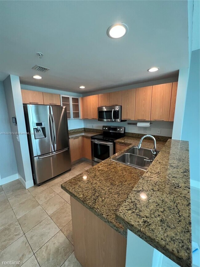 Building Photo - 2 br, 2 bath Condo - 2021 SW 3rd Ave Apt 1206