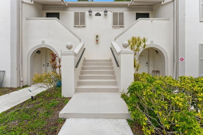 Building Photo - 2431 Heron Terrace