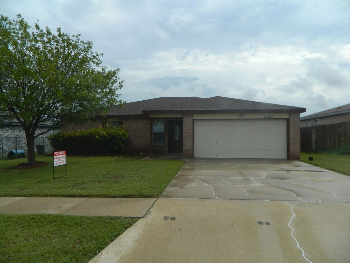 Foto principal - Available NOW!!!! This Cute 3 Bedroom 2 ba...