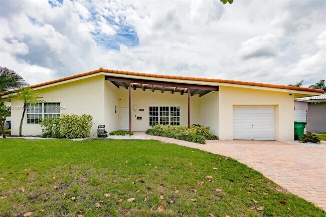 Building Photo - 19430 NE 18th Pl