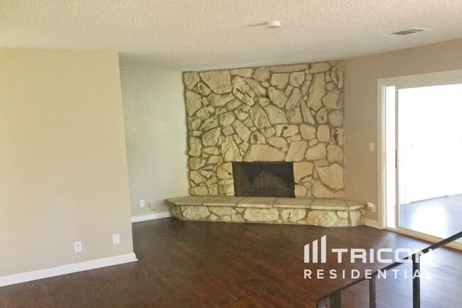 Building Photo - 387 Arlington Cir