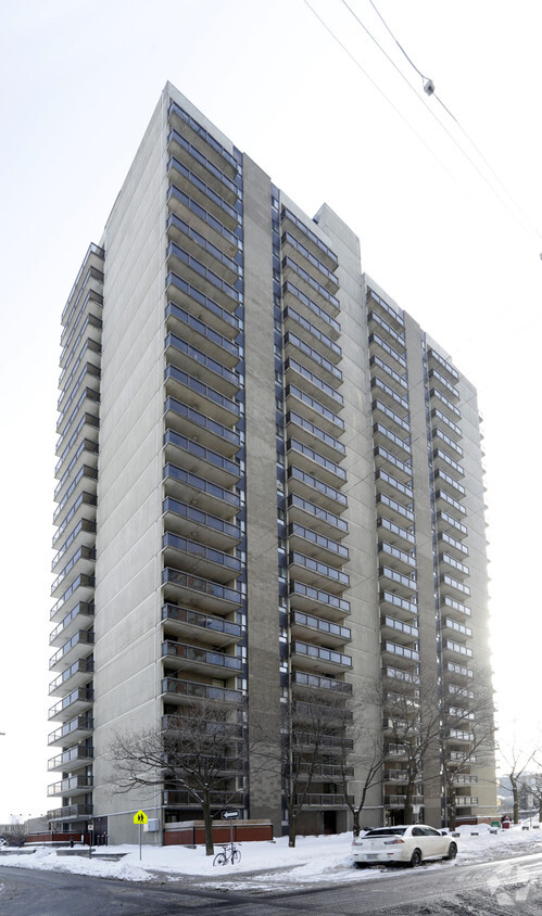 Primary Photo - Bronson Place North