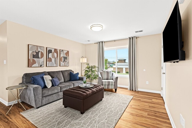 Building Photo - 18377 Sharon Ln