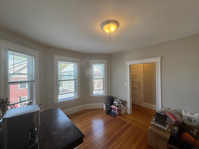 Building Photo - 11 Belmont Sq