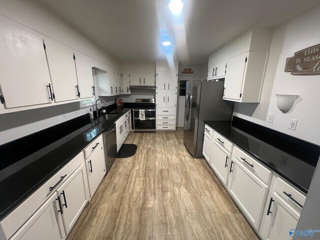 Foto del edificio - 409 Cumberland Dr SE