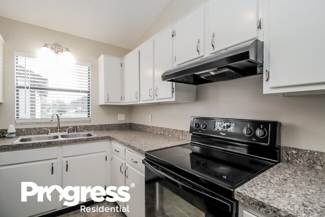 Building Photo - 8611 Drayton Ct