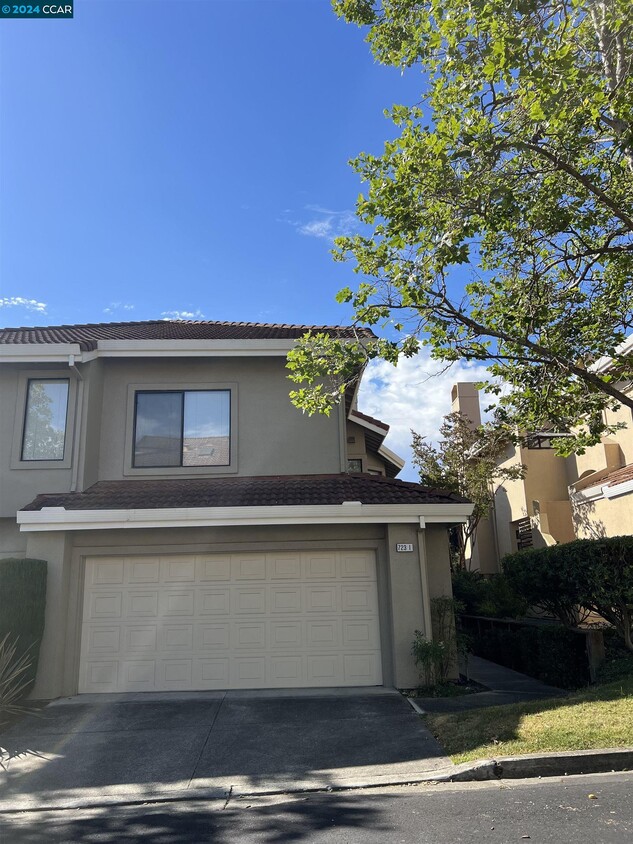 Primary Photo - 723 Lakemont Pl