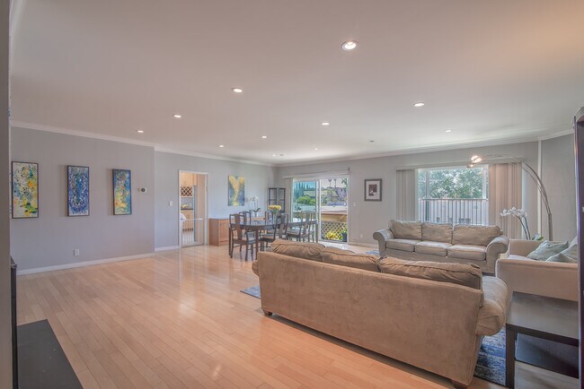 Foto del edificio - 825 S Le Doux Rd