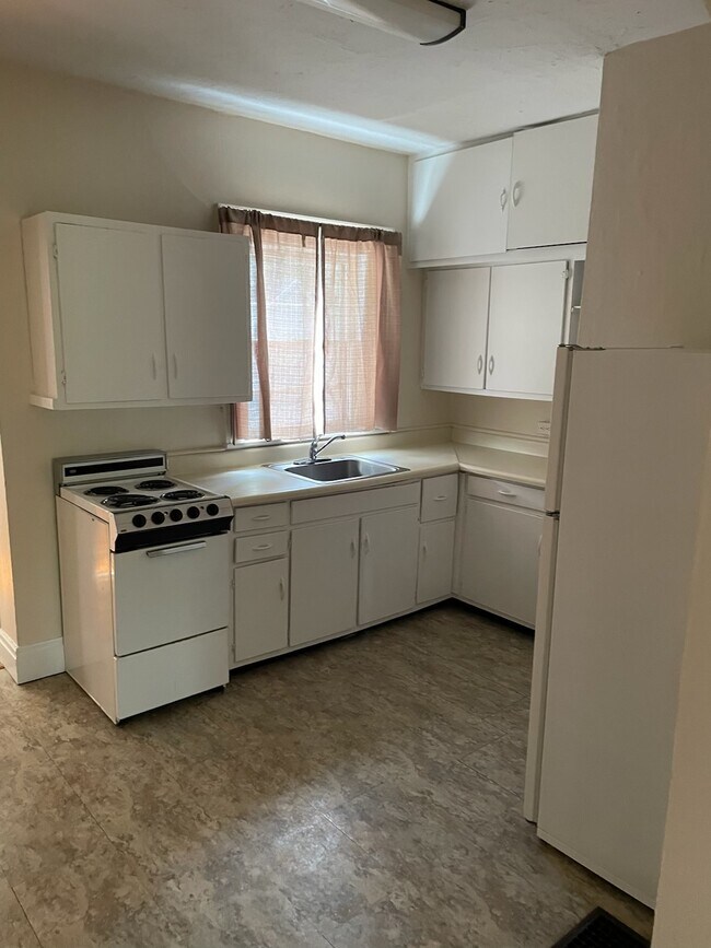 Kitchen - 23 Pleasant St