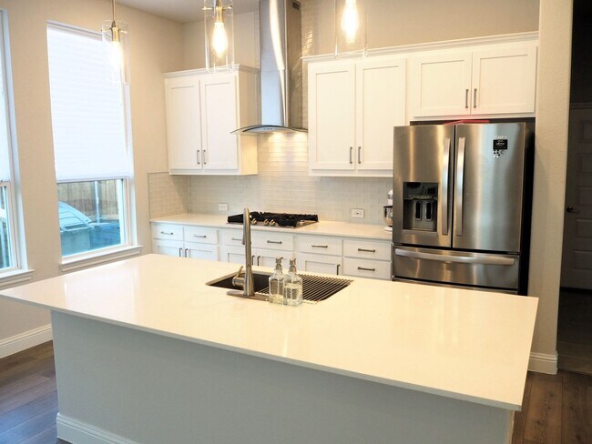 Foto del edificio - 321 Oak Hollow Way