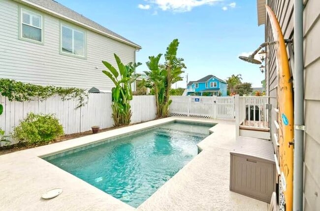 Building Photo - 208 Seventeenth St