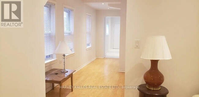 Photo du bâtiment - 19 Rogers Rd