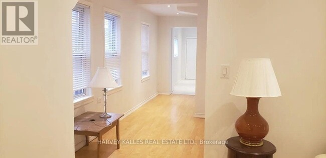 Photo du bâtiment - 19 Rogers Rd