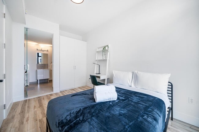 Building Photo - Pastel Apartments